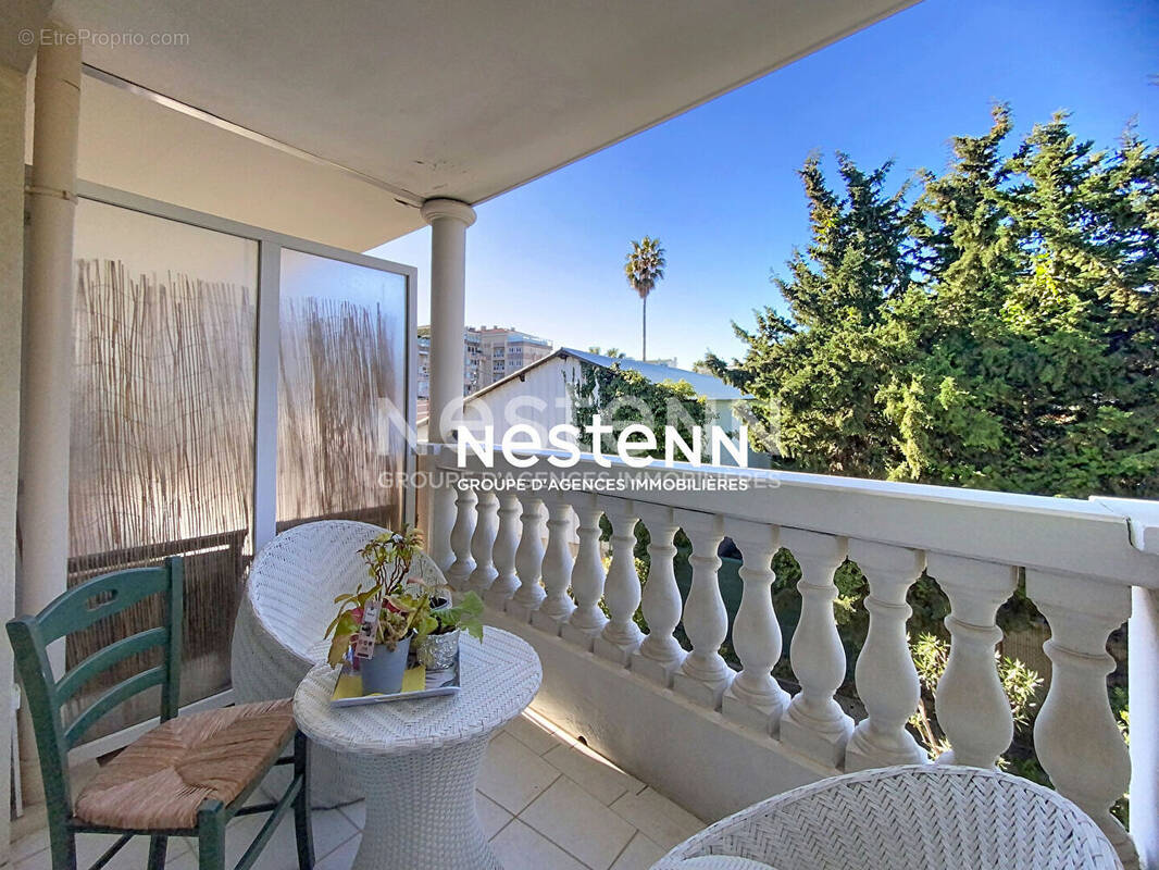 Appartement à VALLAURIS