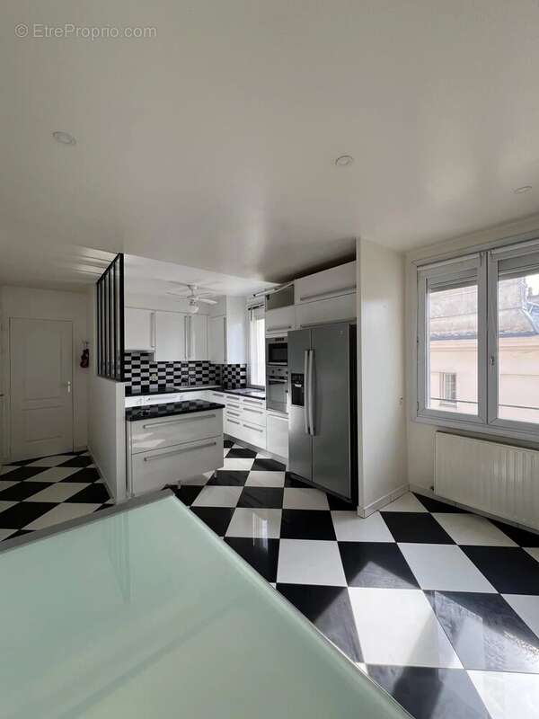 Appartement à PARIS-3E