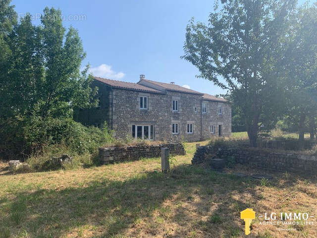 Maison à SAINT-CIERS-DU-TAILLON