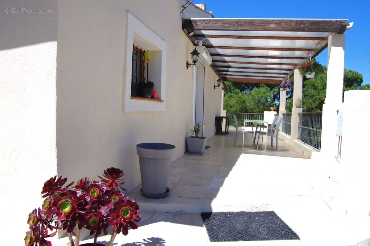 Maison à LE MUY