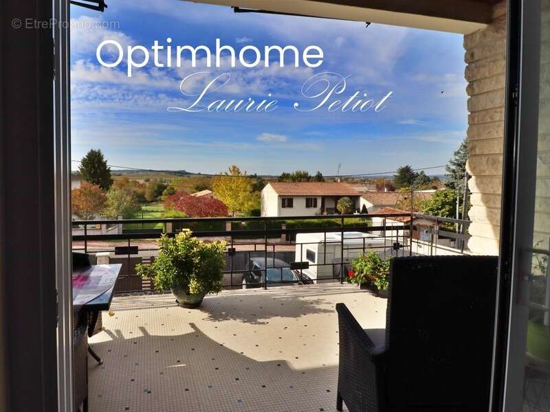 Coup de cœur - Rare à la vente ! Magnifique maison contemporaine de 225 m² avec vue sur le château - photo 2