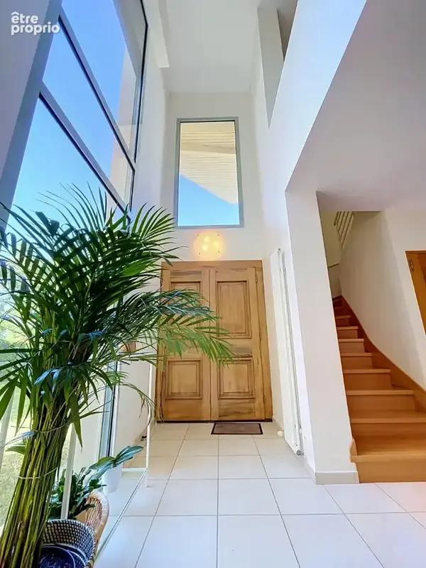Villa d'architecte de 240m² avec piscine sur terrain de 3000m² - photo 6