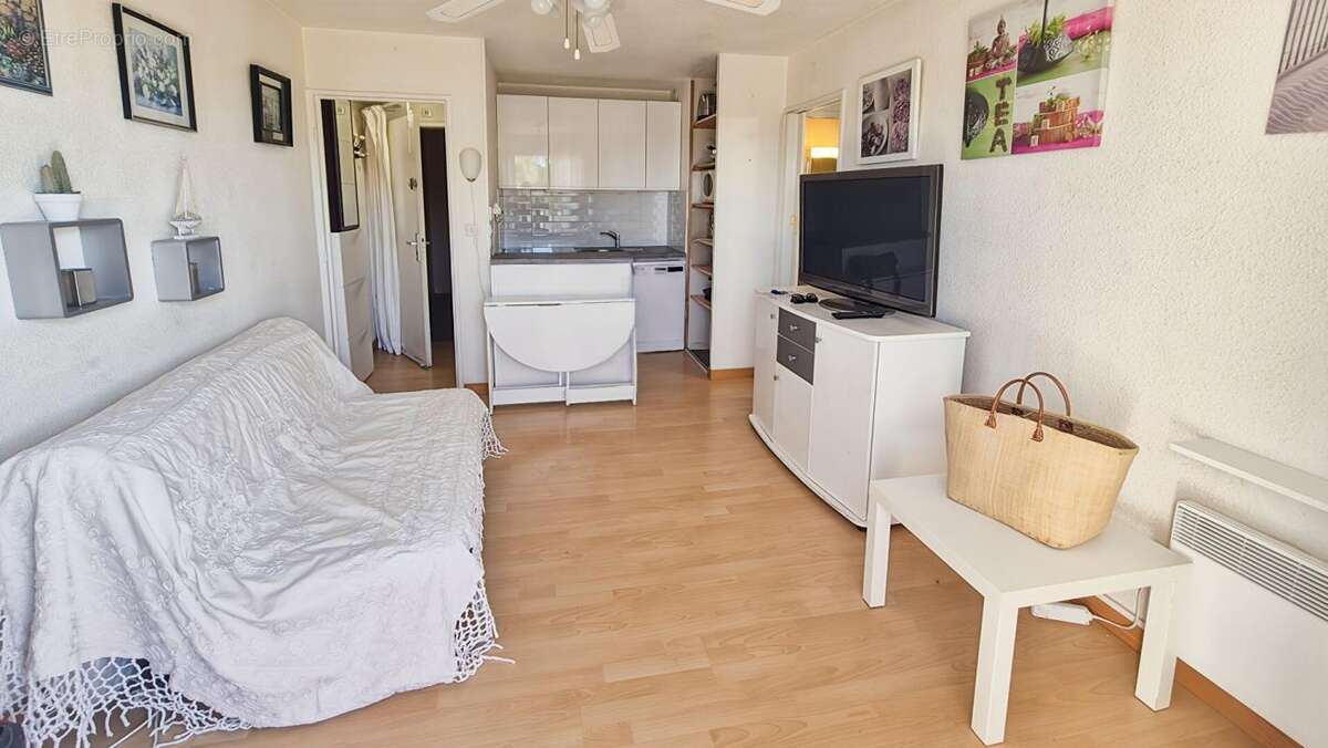 Appartement La Londe Les Maures 2 pièce(s) 24.60 m2   170 000 - photo 4