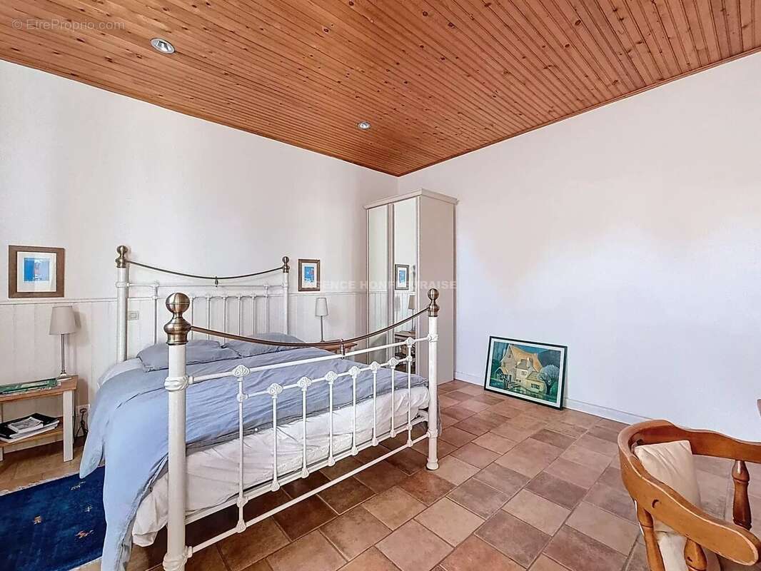 Maison à LA RIVIERE-SAINT-SAUVEUR