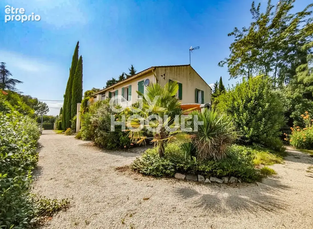 UNE MAISON, DEUX ESPACES DE VIE ! Le potentiel d'une grande maison familiale, à découvrir chez GUY HOQUET CARPENTRAS - photo 1