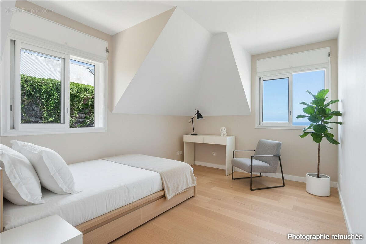 Maison 170 m² à Saint-Paul  - photo 9