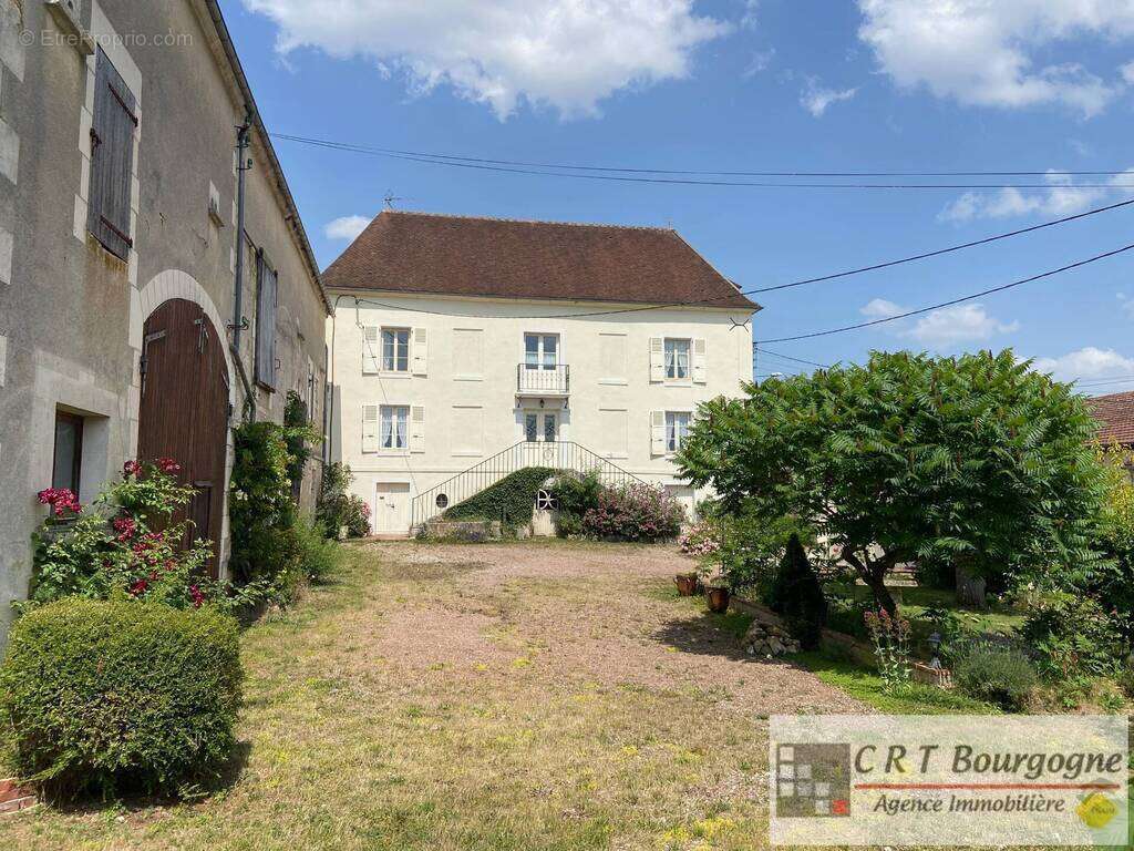 Maison 7 pièces 215 m² Ouanne - photo 24