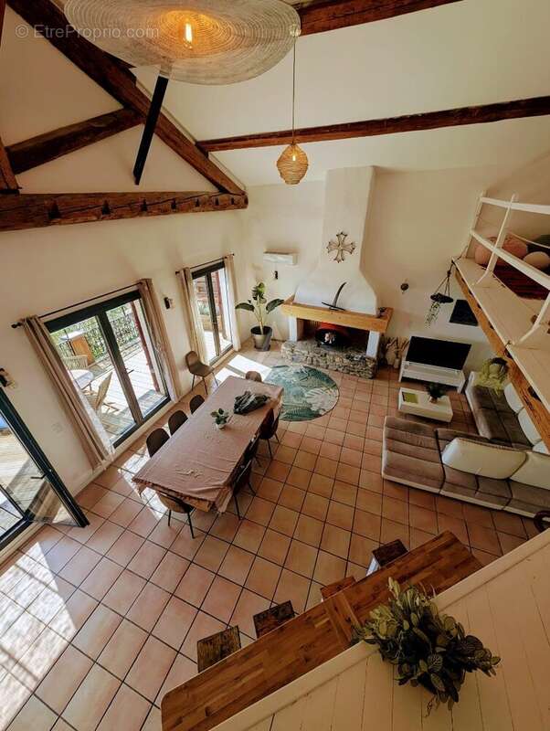 Maison à PARAZA