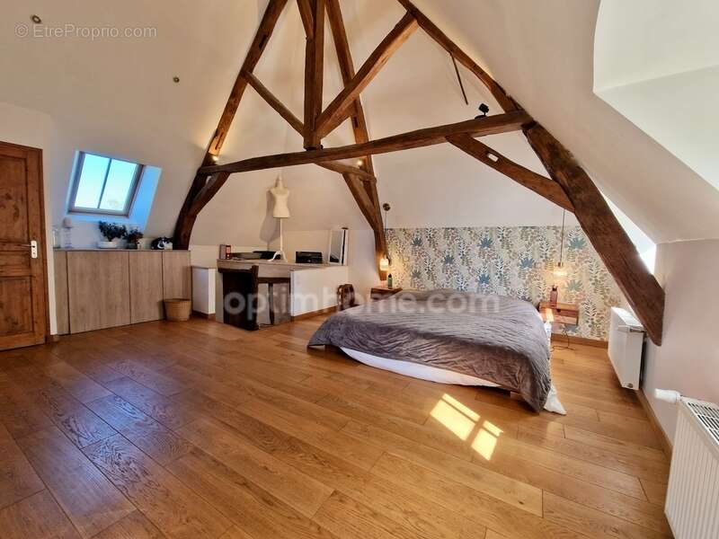 Maison à AVRAINVILLE