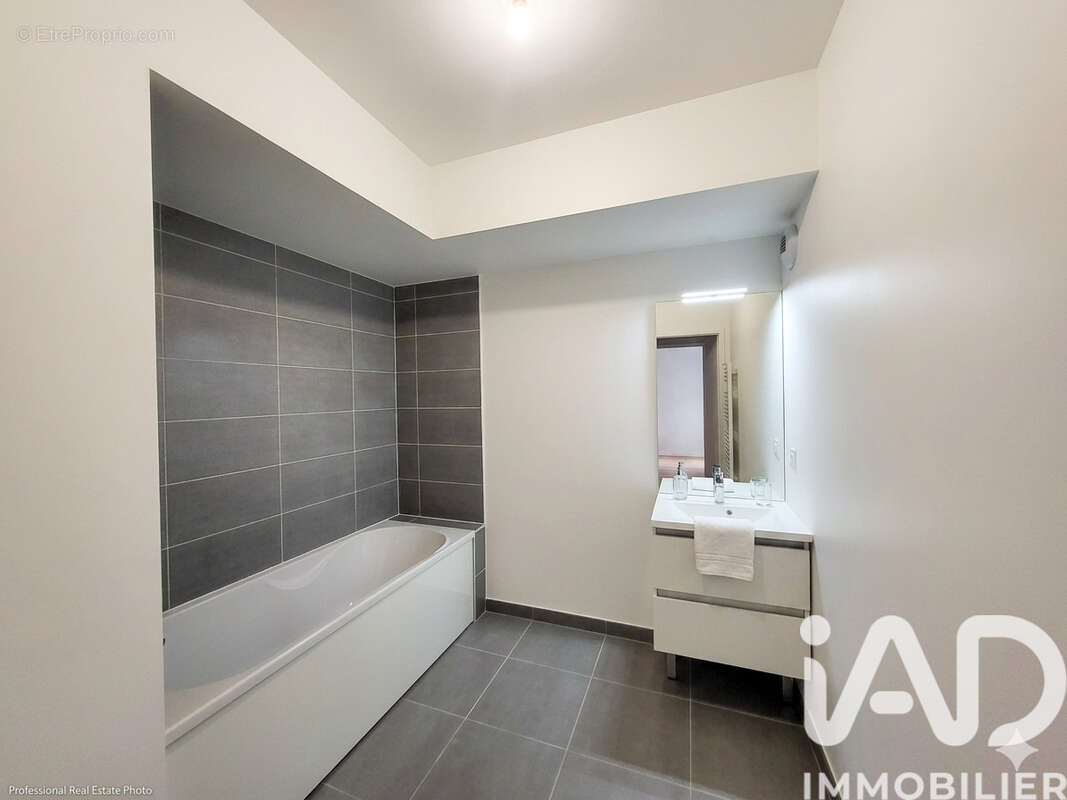 Photo 6 - Appartement à VILLENEUVE-LA-GARENNE