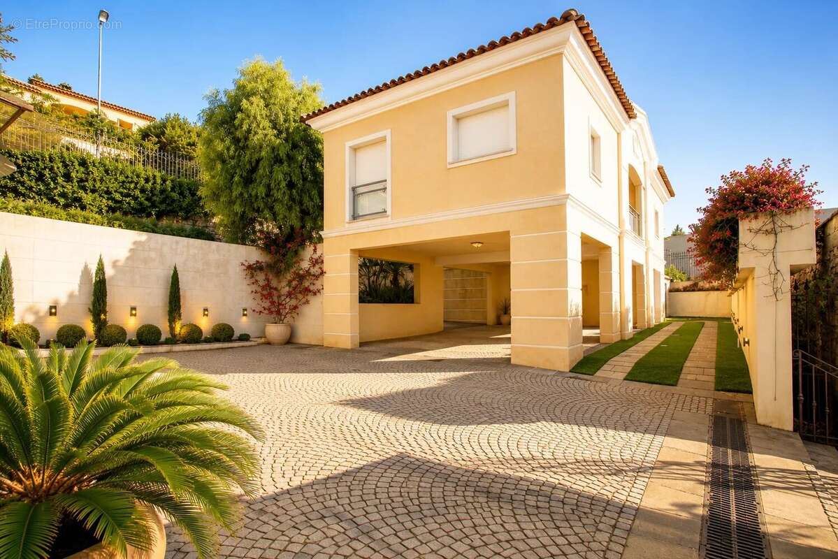 Eze "village" - propriété de 2 villas 450m²  piscine  vue mer - photo 10