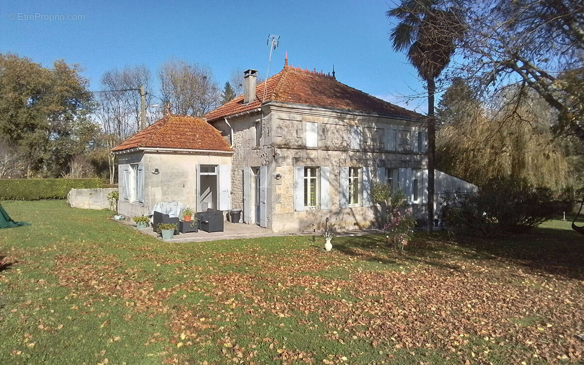 Maison à MIRAMBEAU