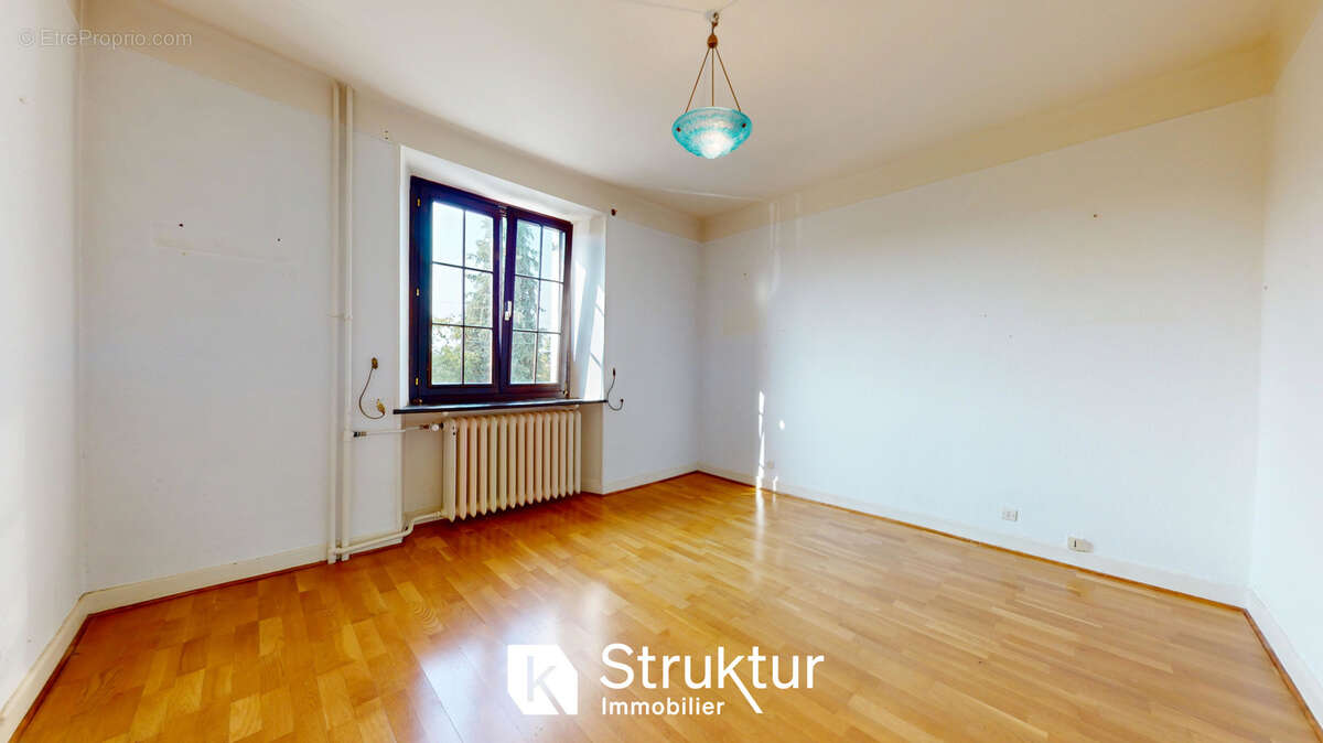 Maison à AUDUN-LE-TICHE