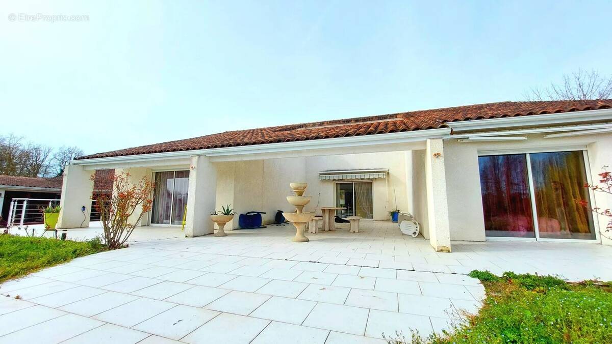 Maison à COLOMBIERS