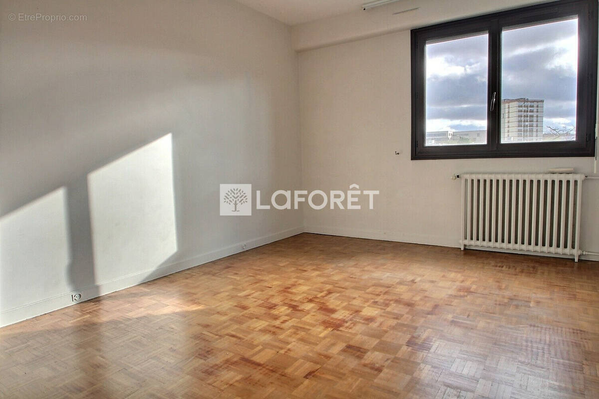 Appartement à NANTERRE