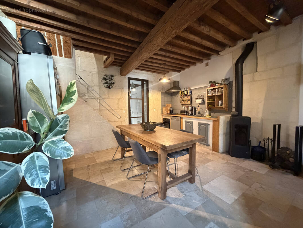 Maison à FONTVIEILLE