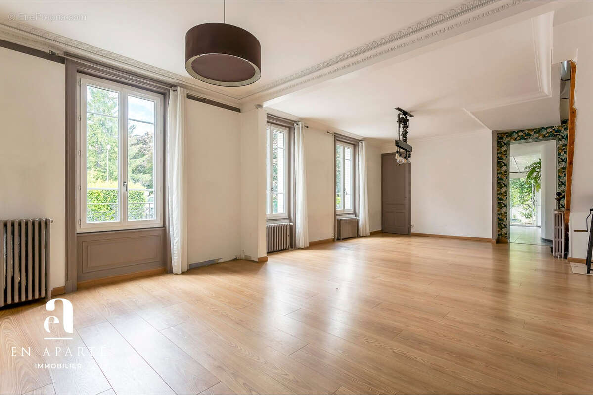 Maison à VILLEURBANNE