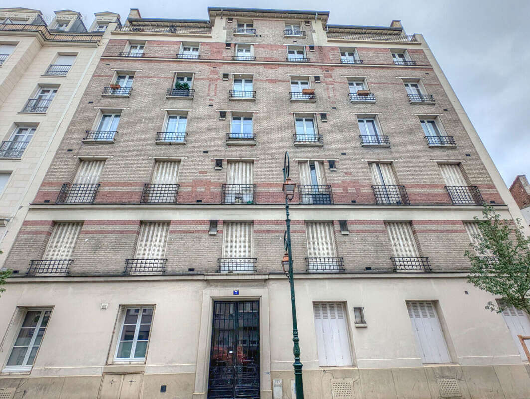 Appartement à LA GARENNE-COLOMBES