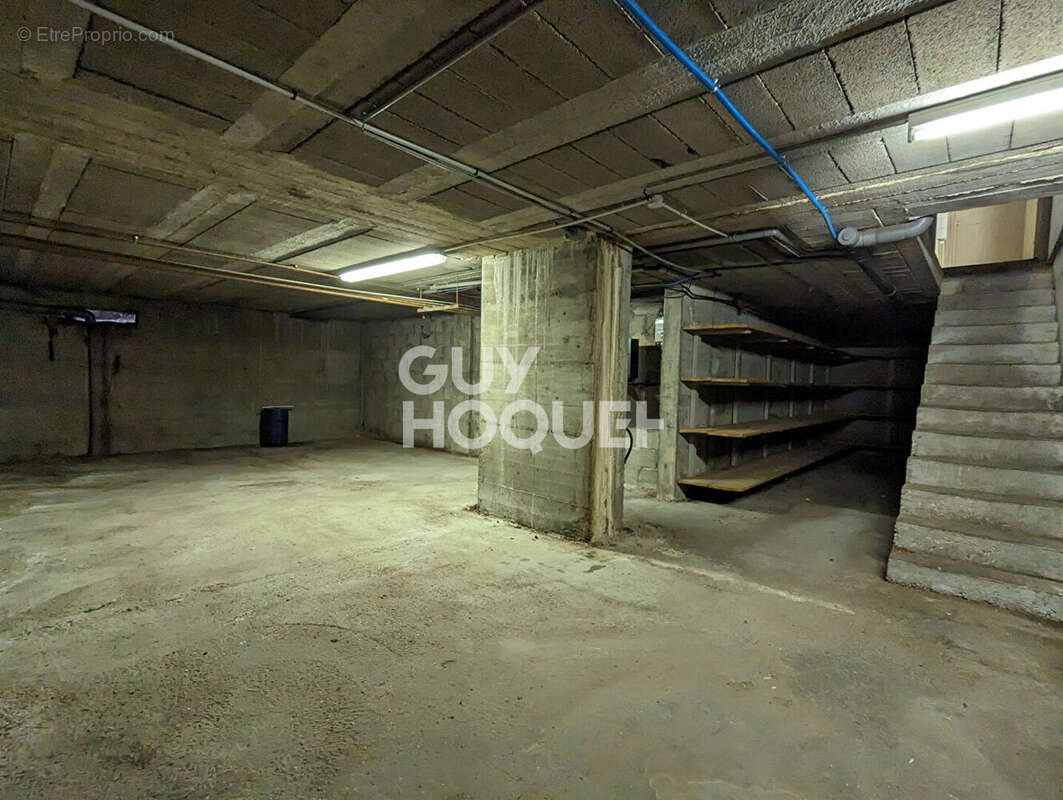 Commerce à DECINES-CHARPIEU