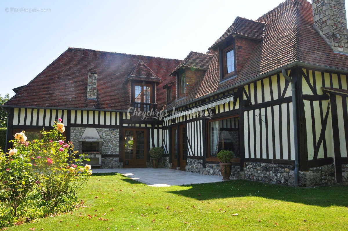 Maison à EQUEMAUVILLE