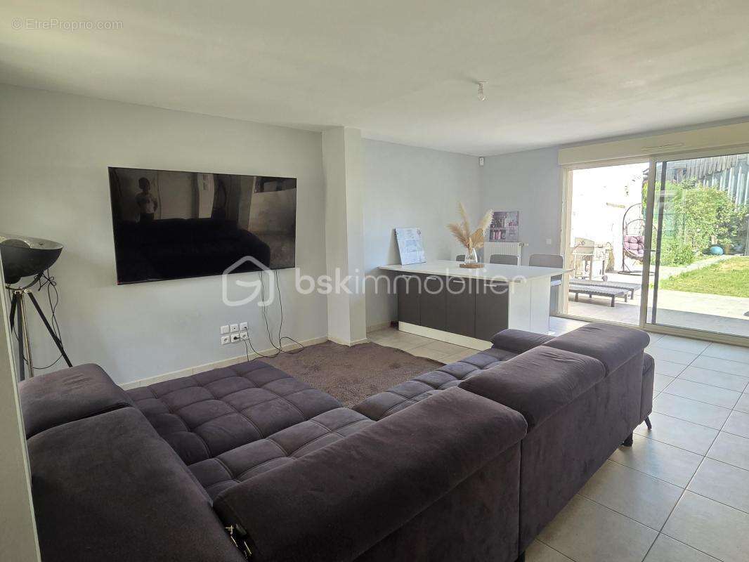 Maison neuve au design contemporain avec double garage - photo 2