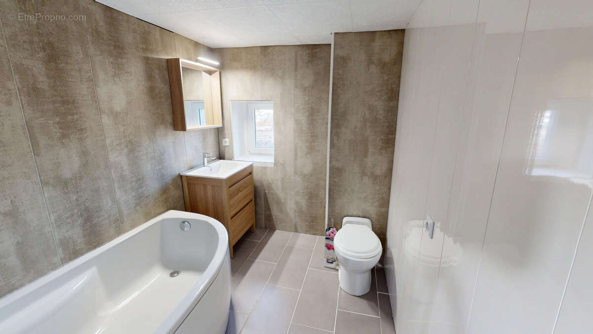 Maison à DECAZEVILLE