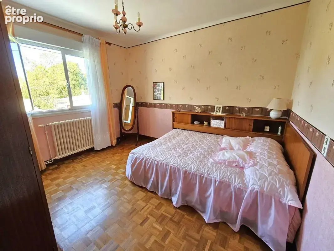 Maison familiale avec 4 chambres dépendances et terrain COUF - photo 7
