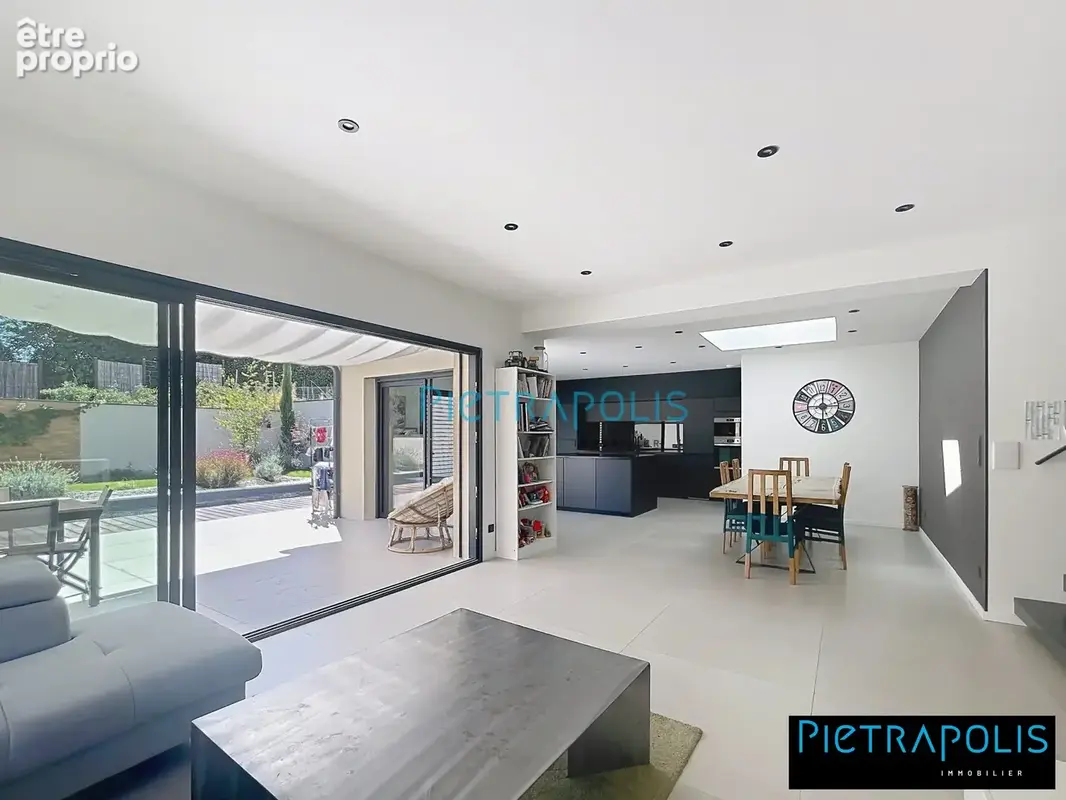 Maison 5 pièces 150 m² à vendre à Lachassagne (69480) - photo 4