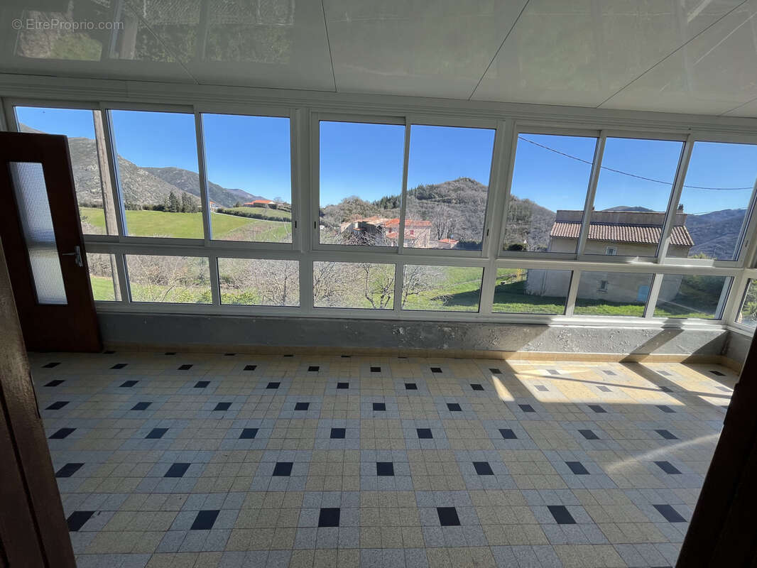 Maison à CASTANET-LE-HAUT