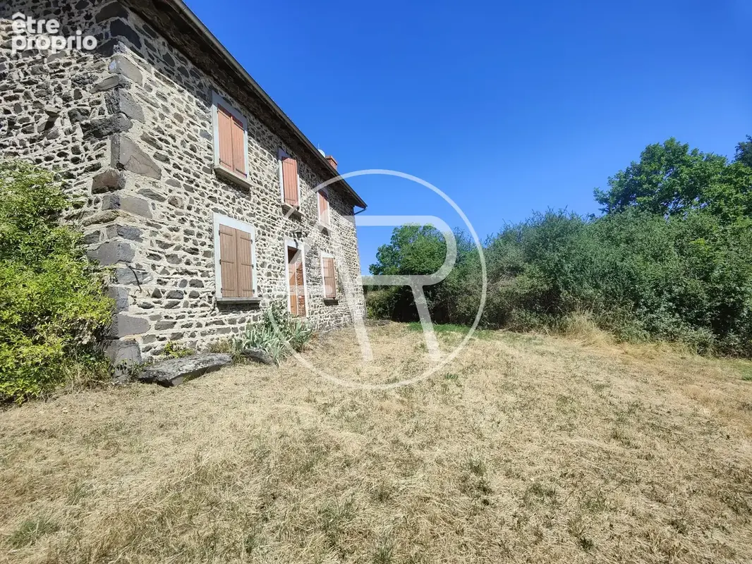 Maison en pierre avec grange et terrain attenant - photo 3