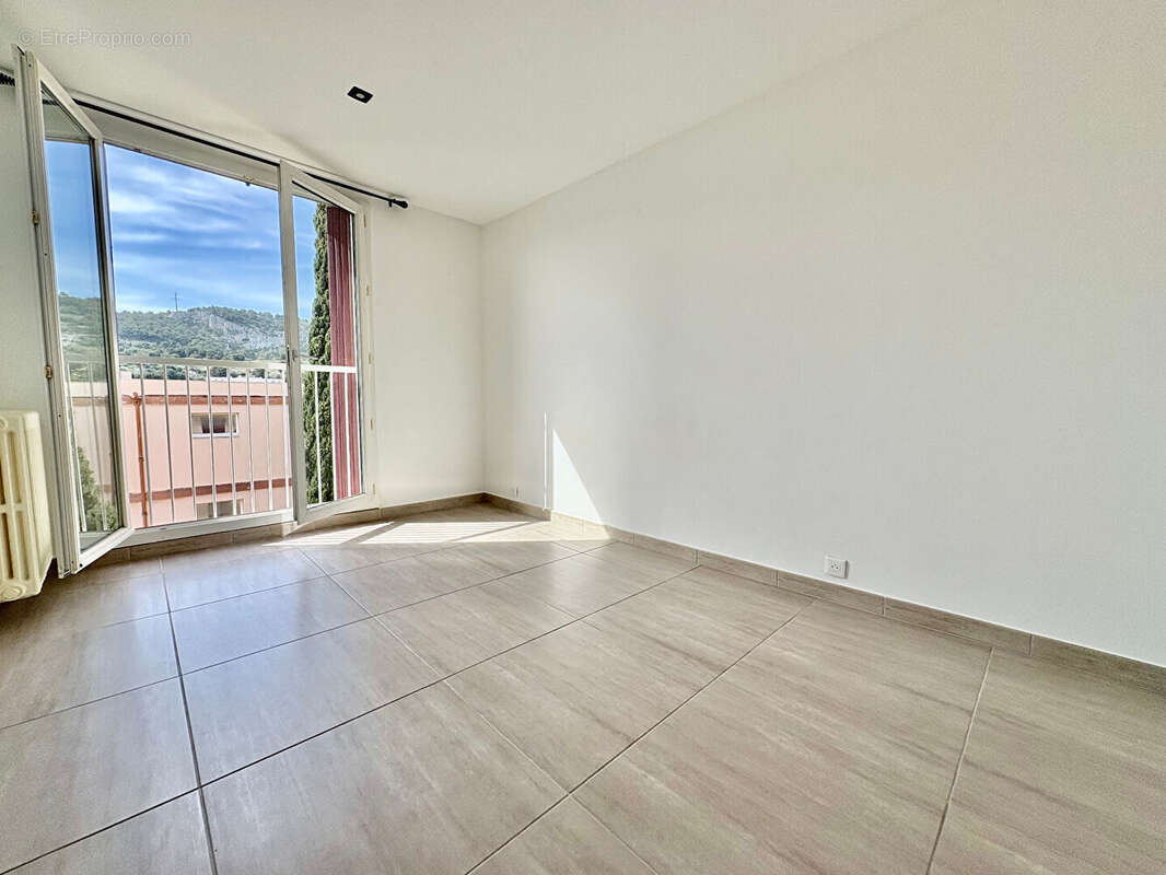 Appartement à CHATEAUNEUF-LES-MARTIGUES