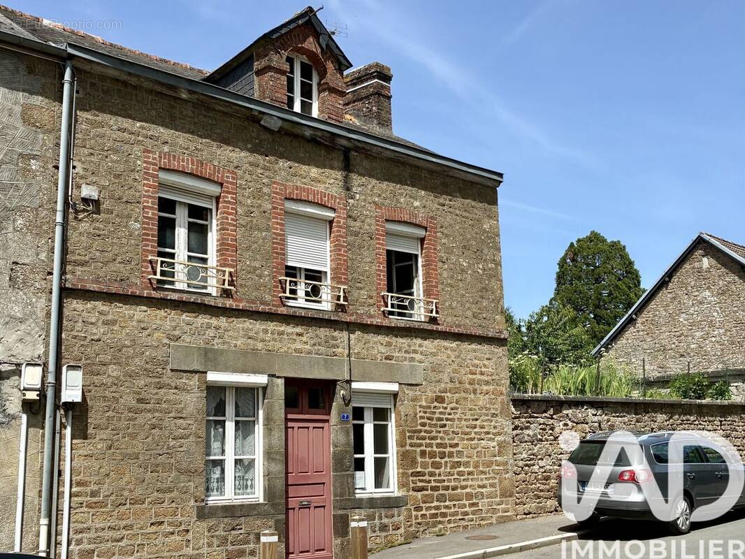 Photo 1 - Maison à LASSAY-LES-CHATEAUX