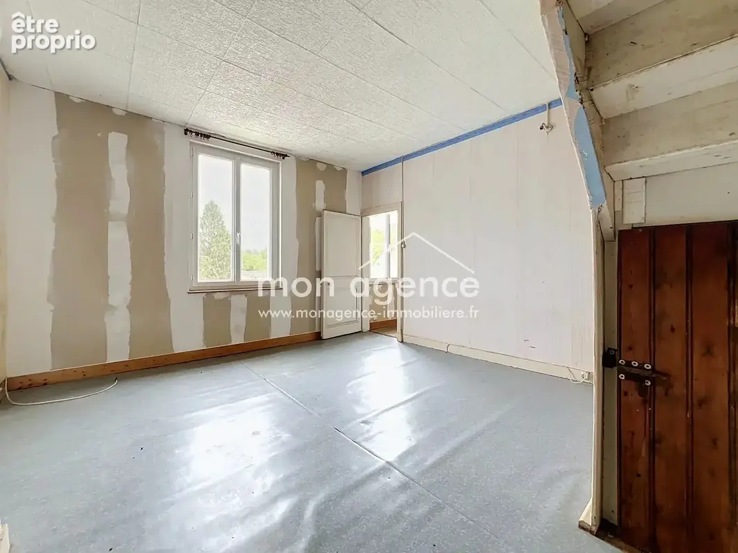 À vendre, ancien Café de la Gare à rénover, offrant un très beau potentiel - photo 10
