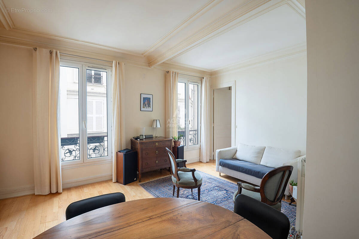 Appartement à PARIS-17E