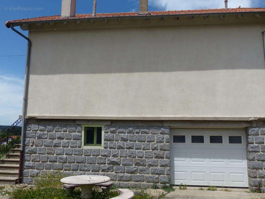 Maison de caractère avec vue dégagée -  4 pièces  - Laussonne - photo 2