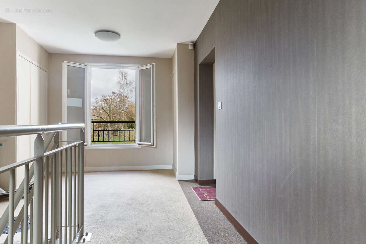 Appartement à MAFFLIERS