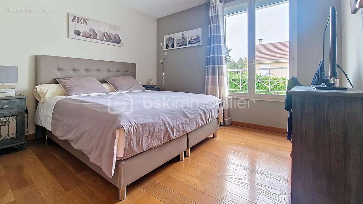 Maison à CLAYE-SOUILLY