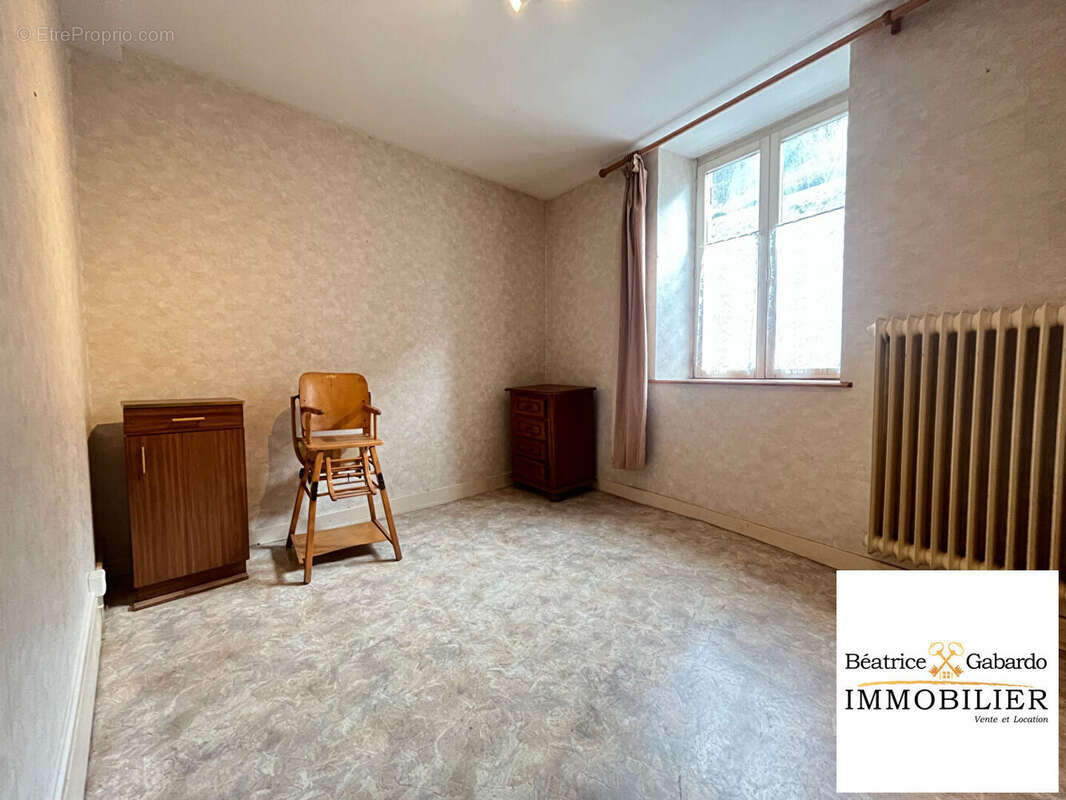 Maison Chamelet 7 pièce(s) 152 m2 - photo 9