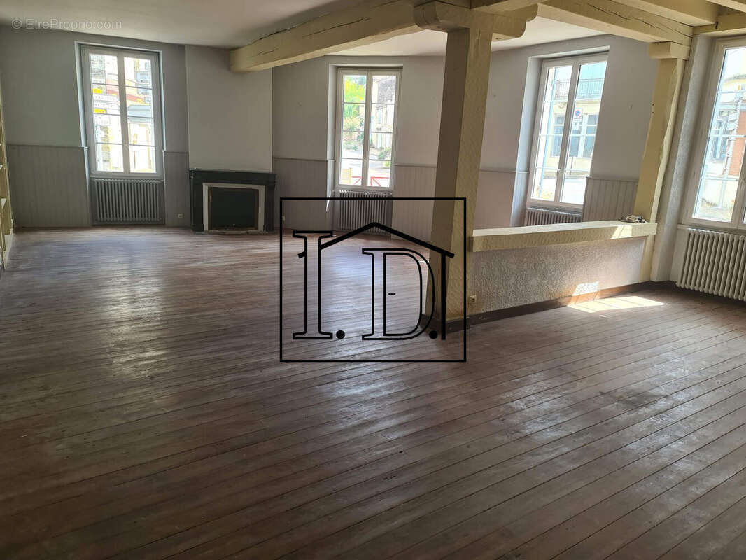 SALON/SEJOUR - Maison à LAUZUN