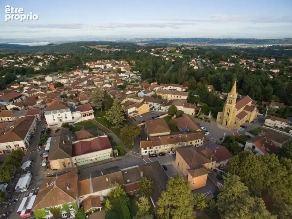 Photo Terrain à Saint-Georges-D'esperanche au prix de 145 000€