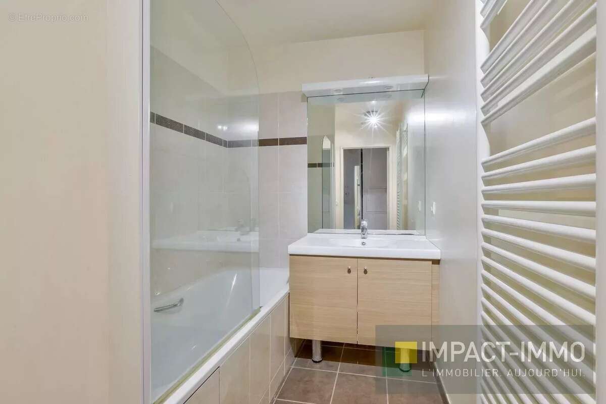 Appartement à LA GARENNE-COLOMBES