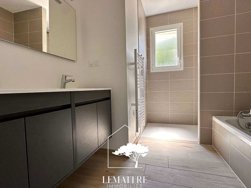 Maison à LES MATHES