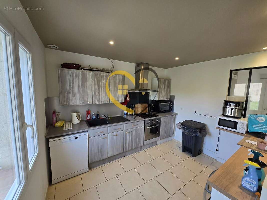 Maison à LES AIX-D'ANGILLON