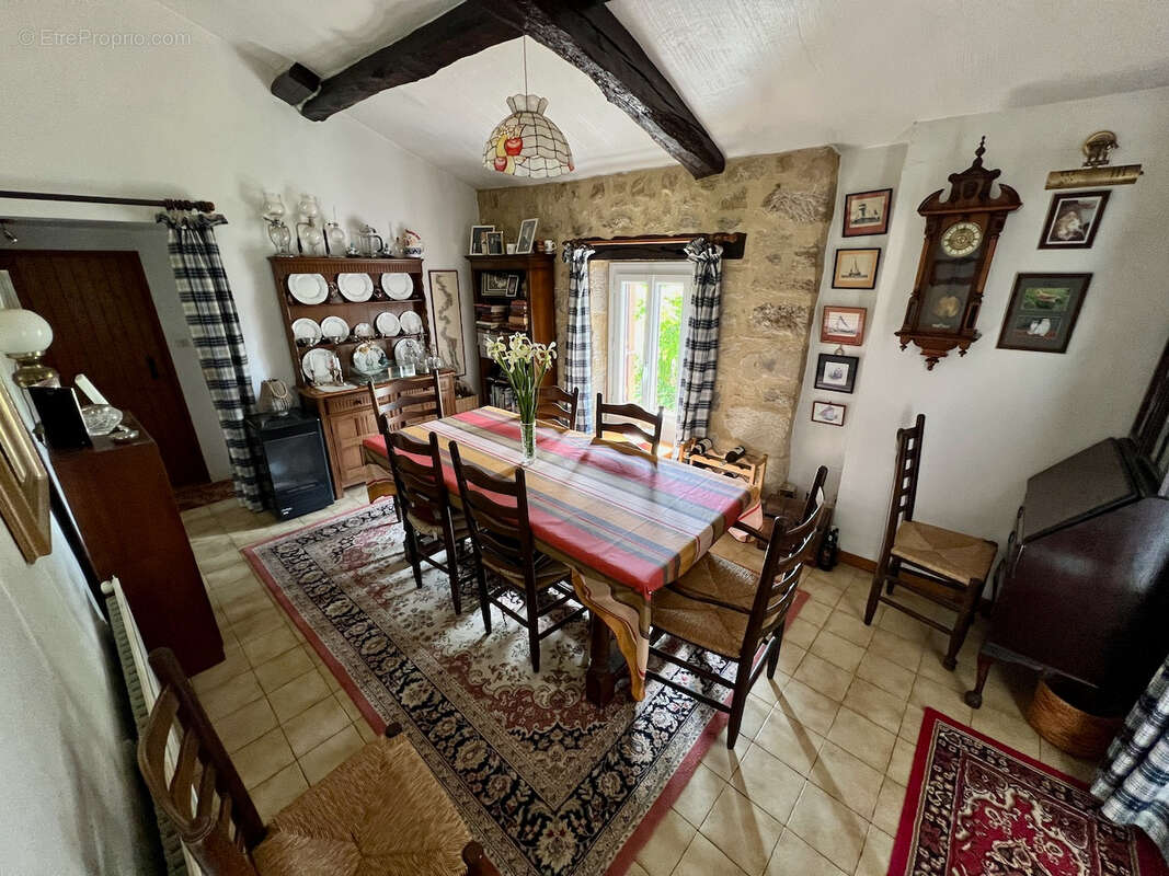 Maison à BEAUGAS