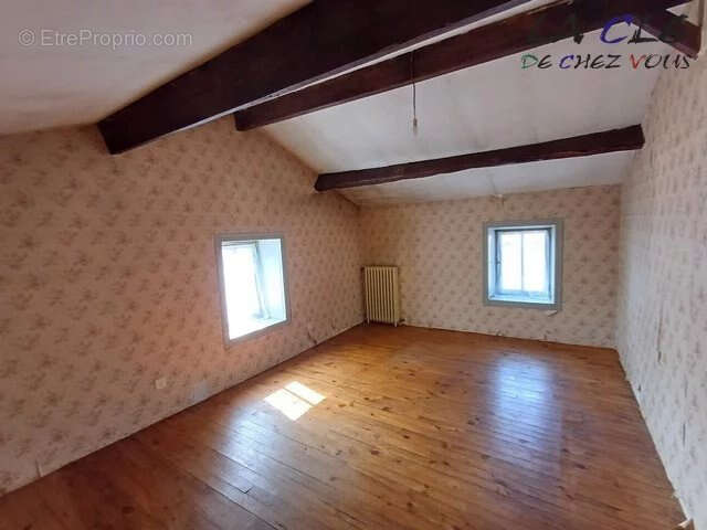 Maison à COULONGES-SUR-L&#039;AUTIZE