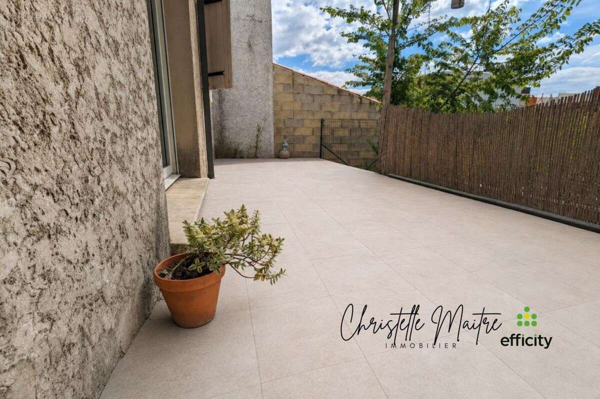 Maison 77 m² à Arles  - photo 12