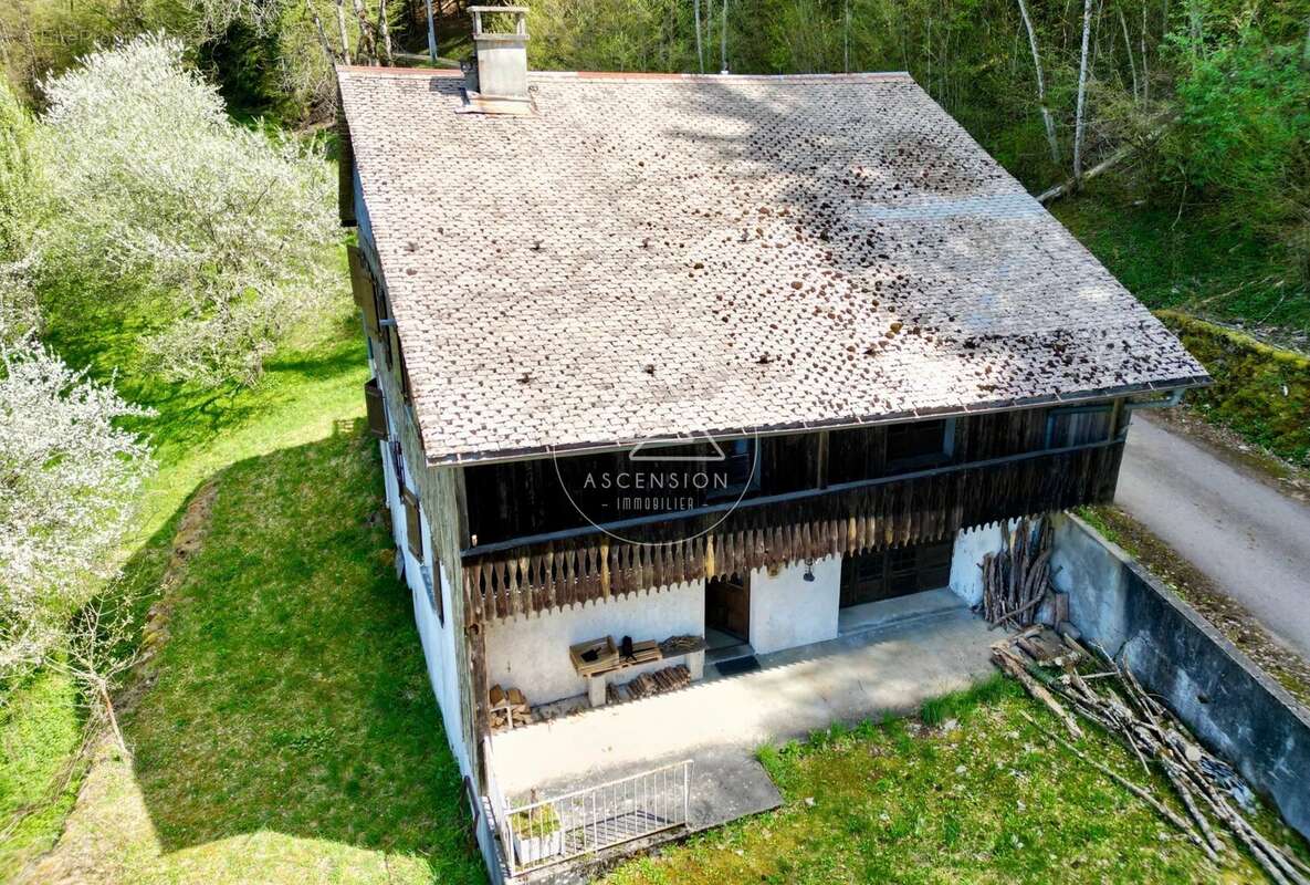 Maison à LA VERNAZ