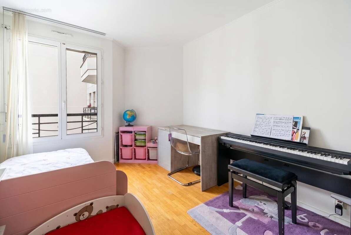 Appartement à LEVALLOIS-PERRET