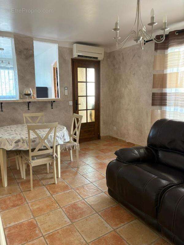 Maison à ROQUEBRUNE-SUR-ARGENS