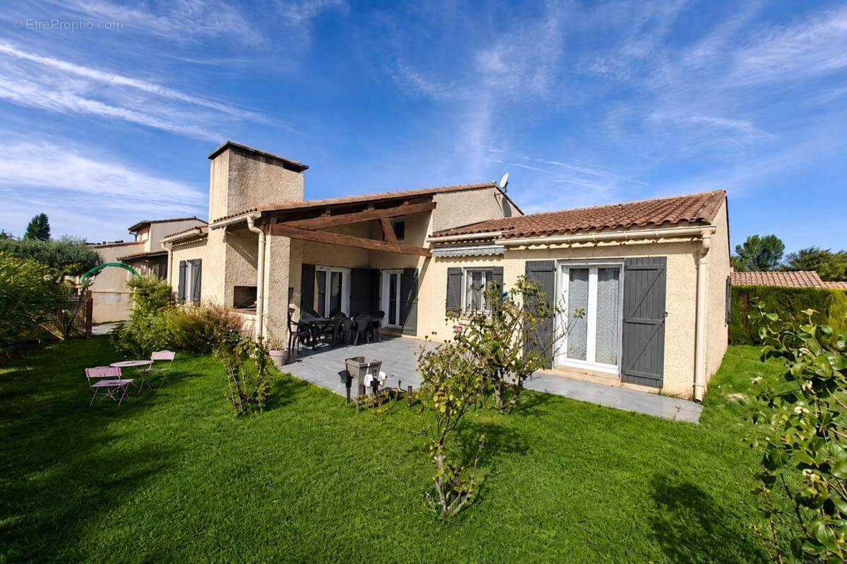 Maison à COURNANEL